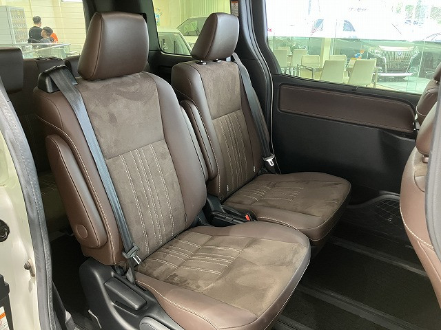 トヨタ エスクァイア ２．０ ＧＩ プレミアムパッケージ H30年 (近畿) 99