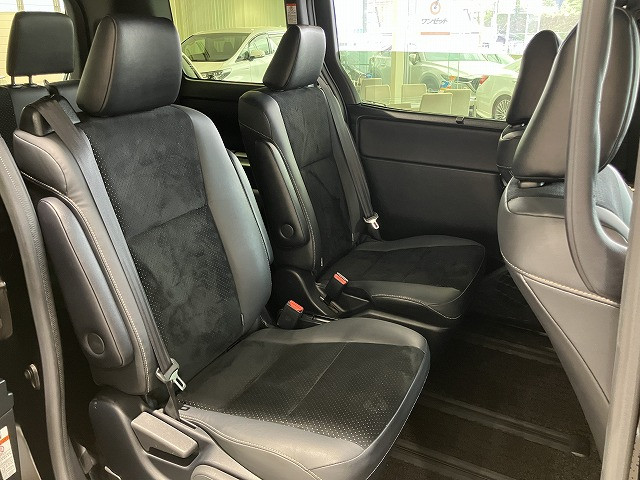 トヨタ ヴォクシー １．８ ハイブリッド ＺＳ 煌ＩＩＩ R3年 (近畿) 99
