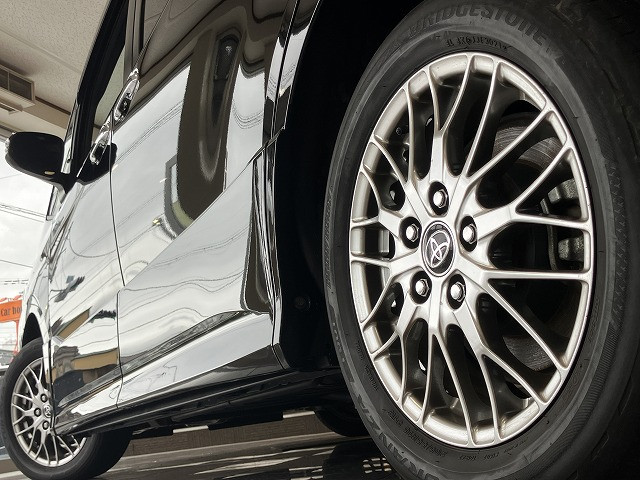 トヨタ ヴォクシー １．８ ハイブリッド ＺＳ 煌ＩＩＩ R3年 (近畿) 99