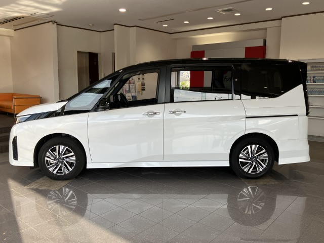 日産 セレナ ２．０ ハイウェイスターＶ R6年 (近畿) 99