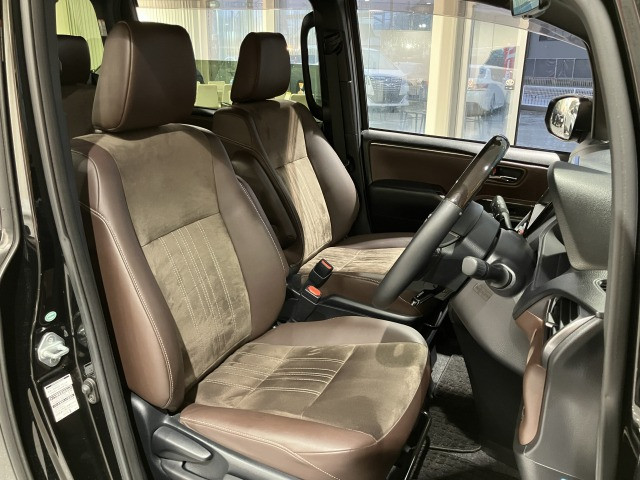 トヨタ エスクァイア ２．０ ＧＩ プレミアムパッケージ H29年 (近畿) 99