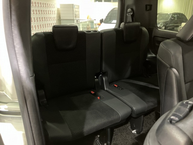 トヨタ ヴォクシー １．８ ハイブリッド ＺＳ 煌ＩＩＩ R3年 (近畿) 99