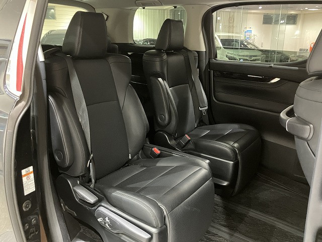 トヨタ アルファード　ハイブリッド ハイブリッド ２．５ ＳＲ Ｅ－ＦＯＵＲ ４ＷＤ R1年 (近畿) 99