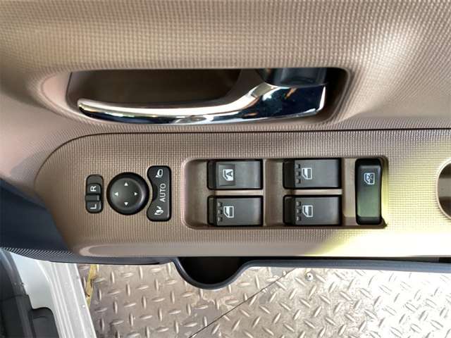 ダイハツ ムーヴ　キャンバス ６６０ セオリー Ｇ R7年 (近畿) 99