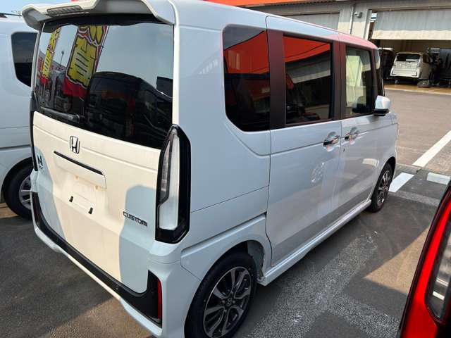 ホンダ Ｎ　ＢＯＸ カスタム ６６０ R8年 (四国) 99