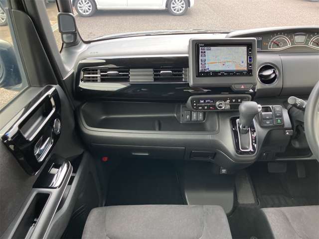ホンダ Ｎ　ＢＯＸ カスタム ６６０ ＥＸ R4年 (東海) 99