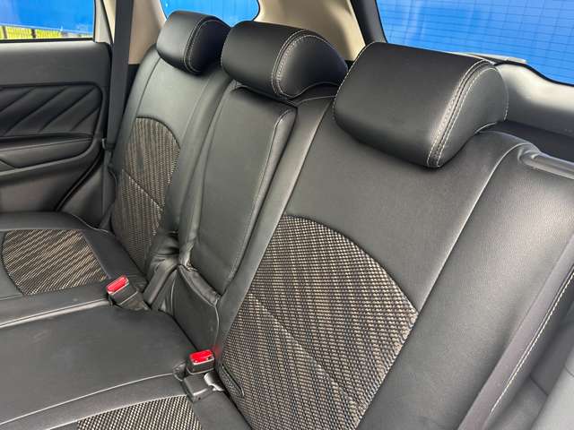 三菱 アウトランダーＰＨＥＶ ２．４ Ｇ ４ＷＤ R1年 (関東) 99