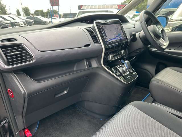日産 セレナ １．２ Ｅ－ＰＯＷＥＲ ハイウェイスター Ｖ R1年 (関東) 99