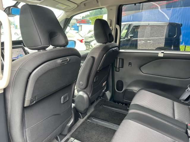 日産 セレナ １．２ Ｅ－ＰＯＷＥＲ ハイウェイスター Ｖ R1年 (関東) 99