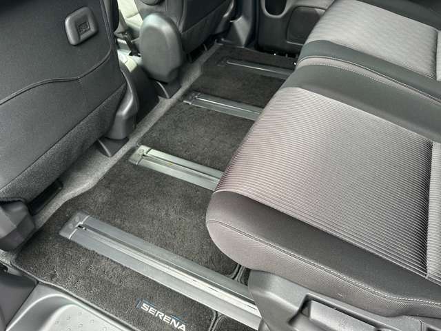 日産 セレナ １．２ Ｅ－ＰＯＷＥＲ ハイウェイスター Ｖ R1年 (関東) 99