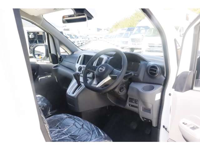 日産 ＮＶ２００バネット ＦＯＣＳ ルソ R8年 (近畿) 99