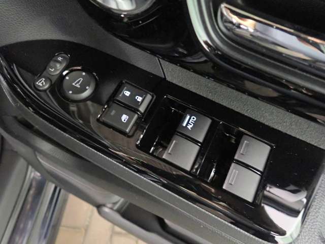 ホンダ Ｎ　ＢＯＸ カスタム ６６０ Ｌ R3年 (近畿) 99