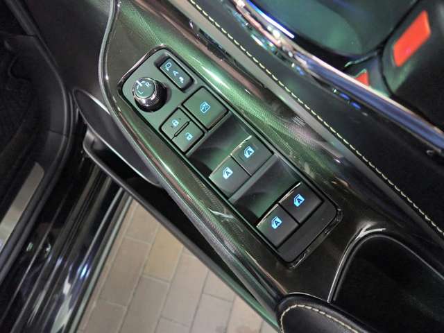 トヨタ ハリアー　ハイブリッド ２．５ ハイブリッド Ｅ－ＦＯＵＲ プレミアム ４ＷＤ H29年 (近畿) 99