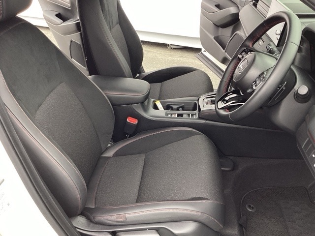 ホンダ ヴェゼル １．５ Ｅ：ＨＥＶ ＲＳ R7年 (近畿) 99