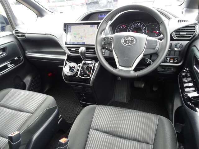 トヨタ ヴォクシー ２．０ ＺＳ 煌ＩＩ R2年 (関東) 99