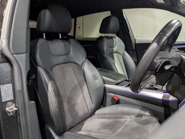 アウディ Ｑ８ ５５ ＴＦＳＩ クワトロ デビューパッケージ Ｓライン ４ＷＤ R1年 () 99