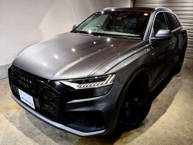 アウディ Ｑ８ ５５ ＴＦＳＩ クワトロ デビューパッケージ Ｓライン ４ＷＤ R1年 () 99