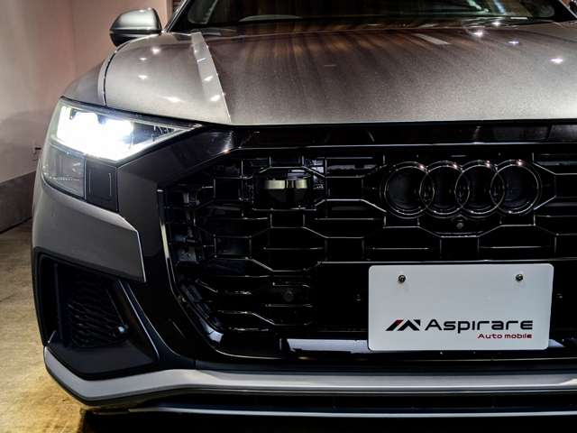 アウディ Ｑ８ ５５ ＴＦＳＩ クワトロ デビューパッケージ Ｓライン ４ＷＤ R1年 () 99
