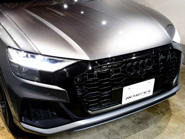 アウディ Ｑ８ ５５ ＴＦＳＩ クワトロ デビューパッケージ Ｓライン ４ＷＤ R1年 () 99
