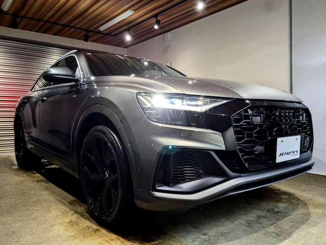 アウディ Ｑ８ ５５ ＴＦＳＩ クワトロ デビューパッケージ Ｓライン ４ＷＤ R1年 () 99