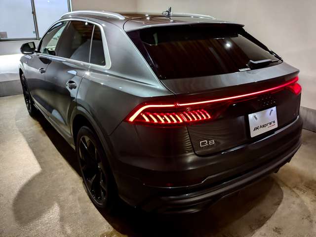 アウディ Ｑ８ ５５ ＴＦＳＩ クワトロ デビューパッケージ Ｓライン ４ＷＤ R1年 () 99