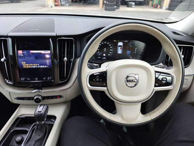 ボルボ ＸＣ６０ Ｄ４ ＡＷＤ インスクリプション ディーゼルターボ ４ＷＤ R1年 (関東) 99
