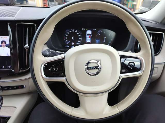 ボルボ ＸＣ６０ Ｄ４ ＡＷＤ インスクリプション ディーゼルターボ ４ＷＤ R1年 (関東) 99