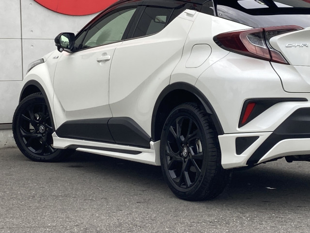 トヨタ Ｃ−ＨＲ ハイブリッド １．８ Ｇ モード ネロ R1年 (四国) 99