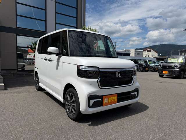 ホンダ Ｎ　ＢＯＸ カスタム ６６０ ４ＷＤ R8年 () 99