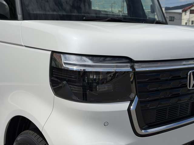 ホンダ Ｎ　ＢＯＸ カスタム ６６０ ４ＷＤ R8年 () 99