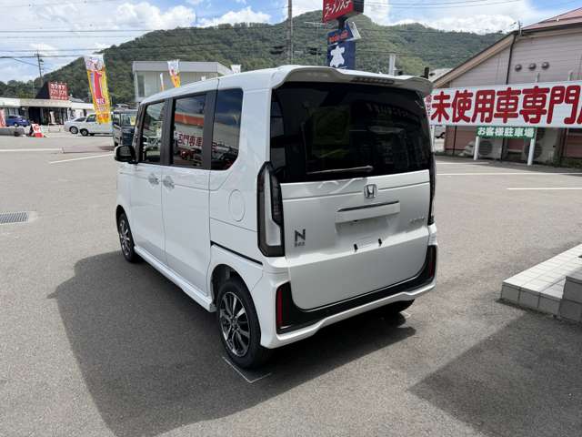 ホンダ Ｎ　ＢＯＸ カスタム ６６０ ４ＷＤ R8年 () 99