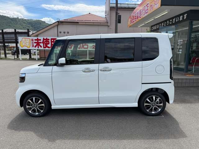 ホンダ Ｎ　ＢＯＸ カスタム ６６０ ４ＷＤ R8年 () 99