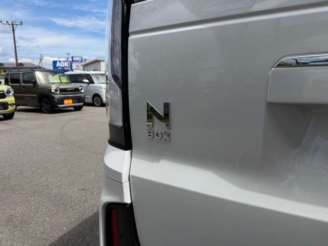 ホンダ Ｎ　ＢＯＸ カスタム ６６０ ４ＷＤ R8年 () 99