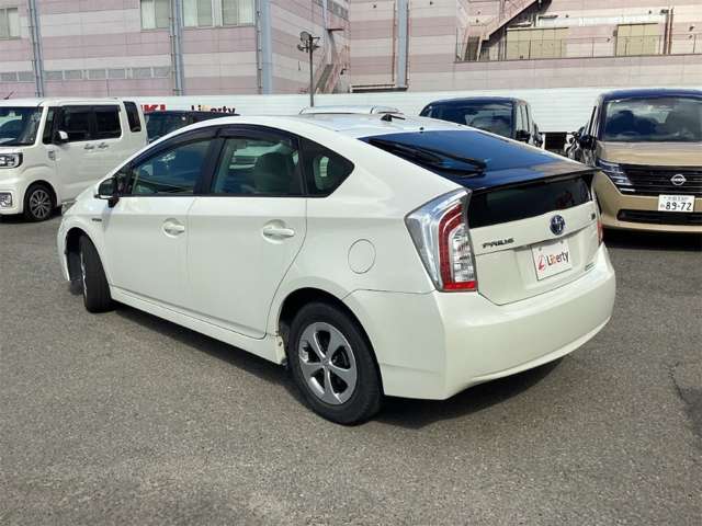 トヨタ プリウス １．８ Ｓ H25年 (近畿) 99