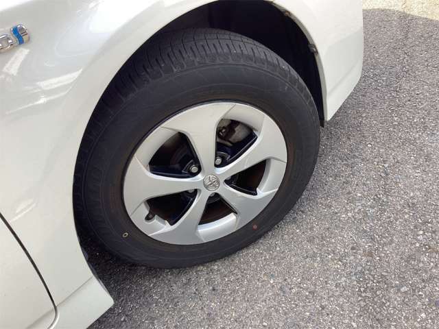 トヨタ プリウス １．８ Ｓ H25年 (近畿) 99
