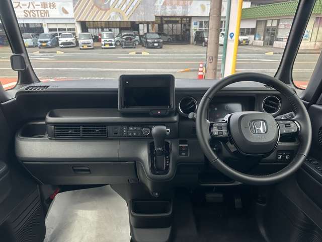 ホンダ Ｎ　ＢＯＸ カスタム ６６０ ターボ ブラック スタイル R8年 (東海) 99