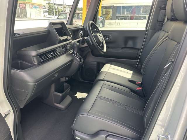 ホンダ Ｎ　ＢＯＸ カスタム ６６０ ターボ コーディネートスタイル モノトーン R8年 (東海) 99