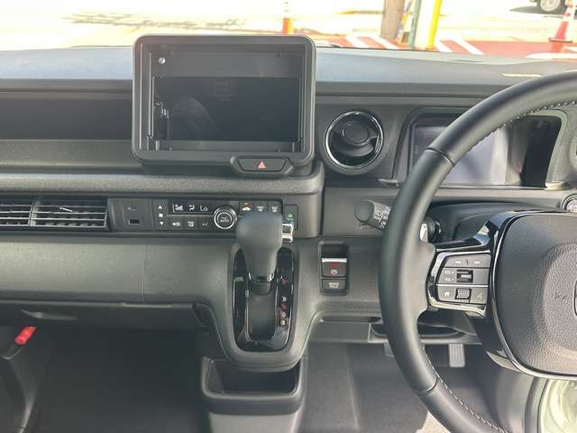 ホンダ Ｎ　ＢＯＸ カスタム ６６０ ターボ コーディネートスタイル モノトーン R8年 (東海) 99