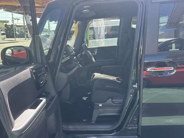 ホンダ Ｎ　ＢＯＸ カスタム ６６０ Ｌ R4年 (東海) 99