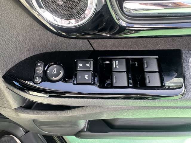 ホンダ Ｎ　ＢＯＸ カスタム ６６０ Ｌ R4年 (東海) 99