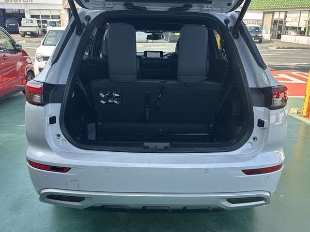 三菱 アウトランダーＰＨＥＶ ＰＨＥＶ ２．４ Ｐ ４ＷＤ R6年 (東海) 99