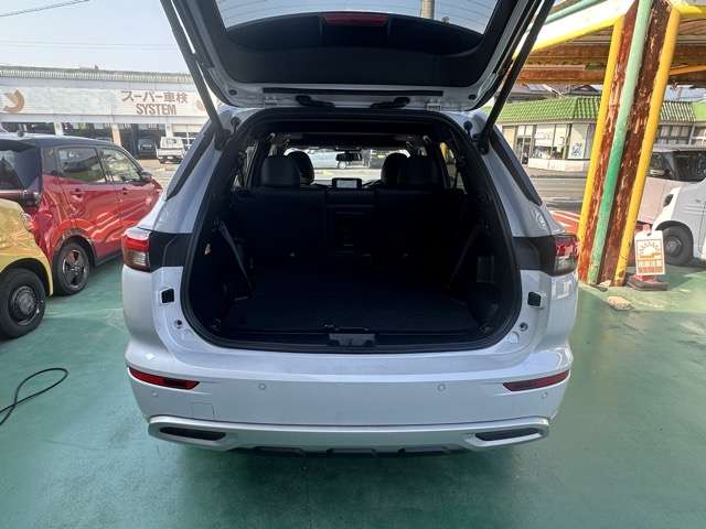 三菱 アウトランダーＰＨＥＶ ＰＨＥＶ ２．４ Ｐ ４ＷＤ R6年 (東海) 99