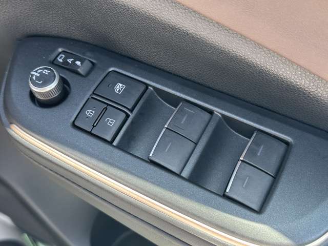 トヨタ クラウン　クロスオーバー　ハイブリッド ２．５ Ｇ アドバンスト レザー パッケージ Ｅ－ＦＯＵＲ ４ＷＤ R5年 (東海) 99