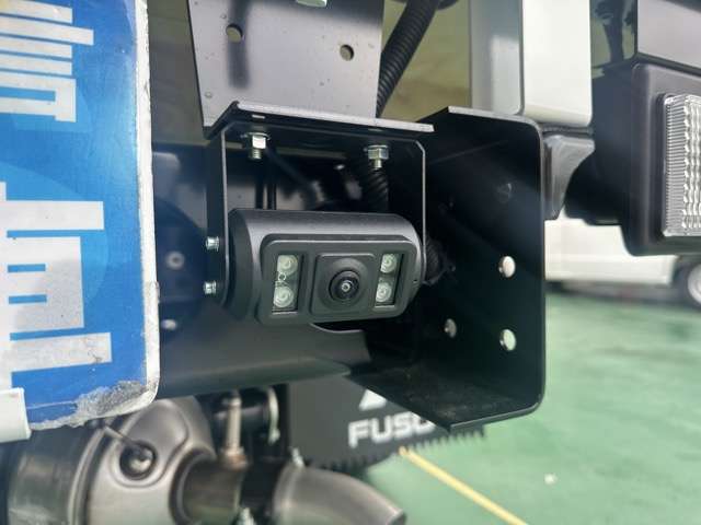 三菱フソウ キャンター ３．０ＤＴ 全低床 平ボディ ２Ｔ R8年 (東海) 99