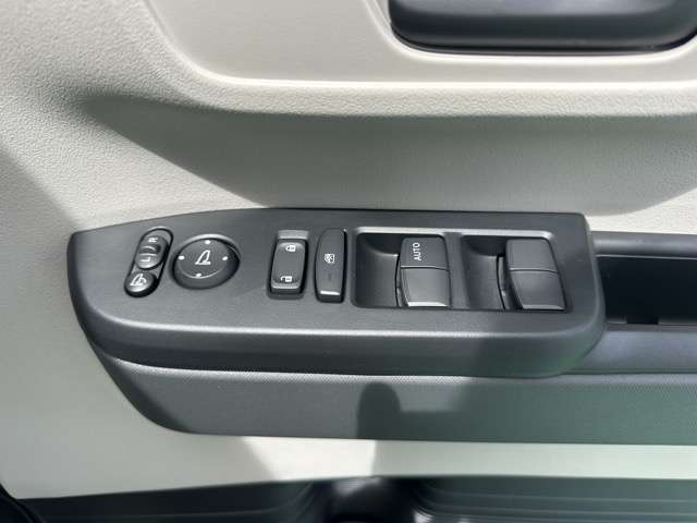 ホンダ Ｎ　ＢＯＸ ６６０ ファッションスタイル ２トーン R8年 (東海) 99