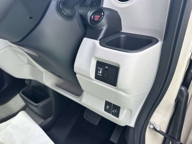 ホンダ Ｎ　ＢＯＸ ６６０ ファッションスタイル ２トーン R8年 (東海) 99