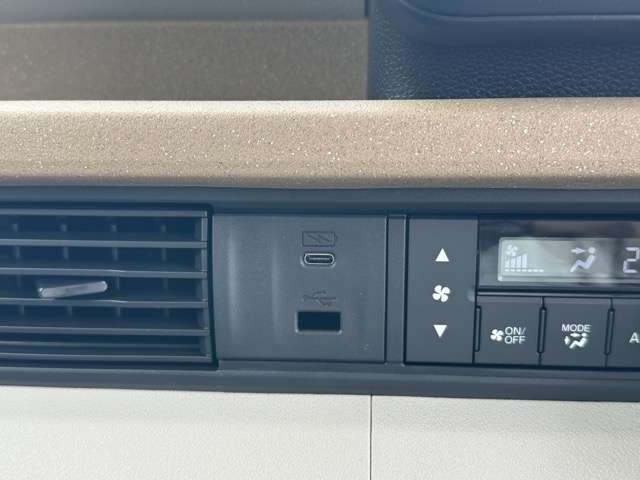 ホンダ Ｎ　ＢＯＸ ６６０ ファッションスタイル ２トーン R8年 (東海) 99