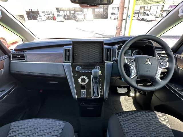 三菱 デリカ　Ｄ：５ ２．２ Ｐ ディーゼルターボ ４ＷＤ R7年 (東海) 99