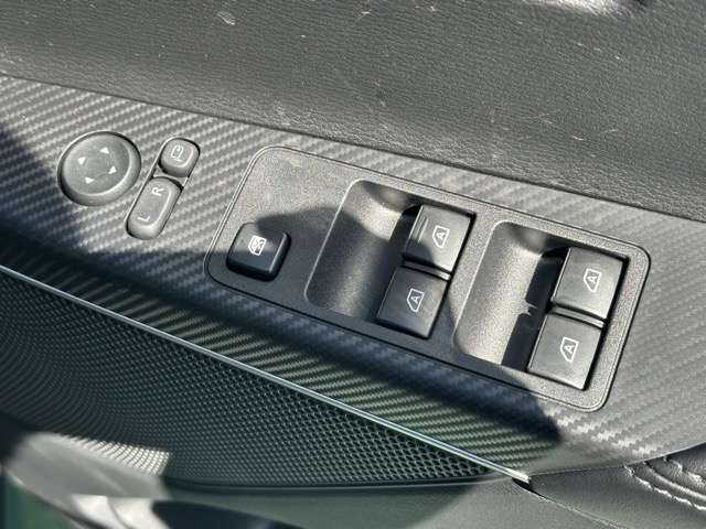 三菱 デリカ　Ｄ：５ ２．２ Ｐ ディーゼルターボ ４ＷＤ R7年 (東海) 99