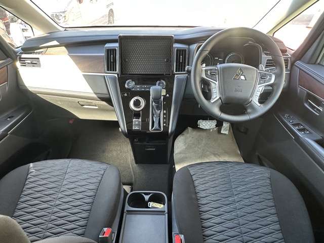 三菱 デリカ　Ｄ：５ ２．２ Ｐ ディーゼルターボ ４ＷＤ R6年 (東海) 99